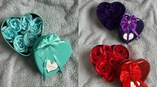 Herzförmige Geschenk Box 5 Seifen Rosen klein Rot, Lila, Blau V-day, B-day, Mom