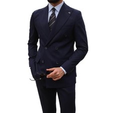 Marineblauer Business-Anzug