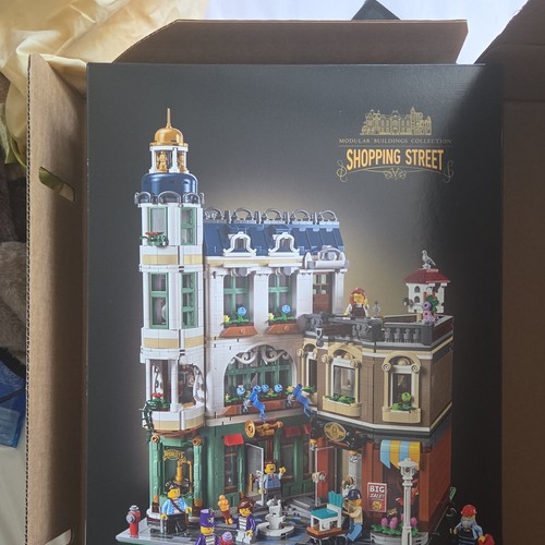 Lego modular buildings - lego,