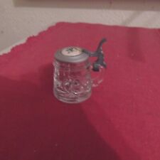 Schnapsglas mit Deckel