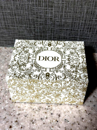 Dior holiday gift 2023 - dior,