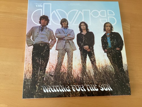 The doors waiting for - 2,