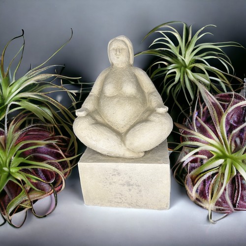 Yoga dame auf sockel - dame,