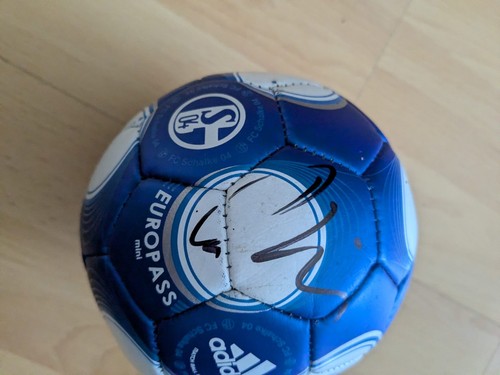 Edin dzeko schalke ball - edin,