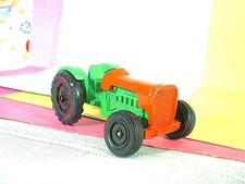 Yatming Nr. ? Traktor 1:64 ? Grün Rot 1970 ?  Hong Kong  Bastler !! Sammlung  !