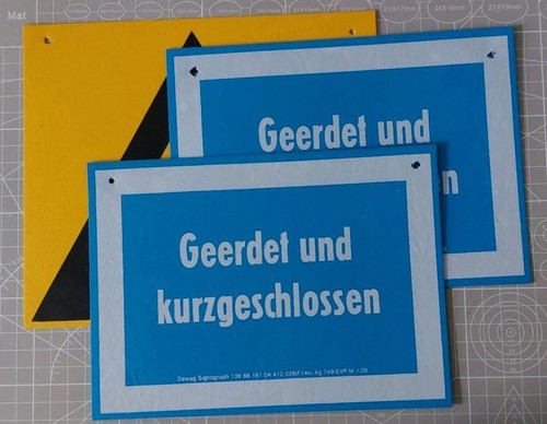 Schilder ddr elektro - ddr, geerdet