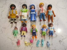 Lot 10 PLAYMOBIL figures and