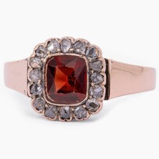 Gr. 51 - Art déco Entourage Damenring mit Granat & Diamantrosen Rotgold