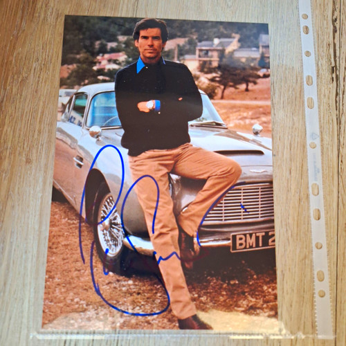 James bond piece brosnan - bond,