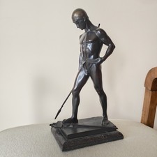 Ludwig Eisenberger Bronze Skulptur Krieger Akt auf Marmorsockel um 1900 signiert