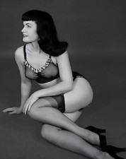 Bettie Page 8X10" (20 x 25 cm)