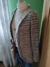  flauschige Strickjacke
