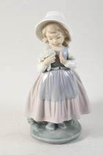 C25U27- Nao by Lladro Porzellan Figur Blumenmädchen