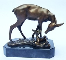 Bronzeskulptur Reh mit Kitz, Rehkitz Hirsch Bronze Marmorsockel