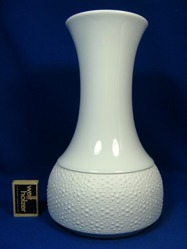 Well shaped design - well, 70´s