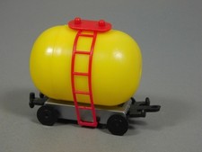 HAFENWELT: Tankwaggon, rote Leiter