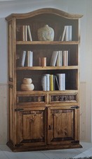 Regal aus Pinienholz Honig gewachst.