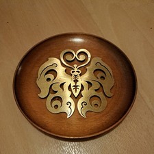 WANDTELLER TELLER AUS HOLZ MIT MESSING MIT RELIEF DEKOR 18cm  Handarbeit DDR