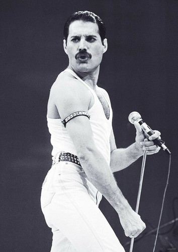 Queen poster performing - queen,