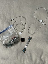 Apple Watch Series 1 38mm getragen in Roségoldfarben mit Sterling Band Zubehör