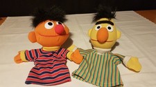 Handpuppen Ernie und Bert aus