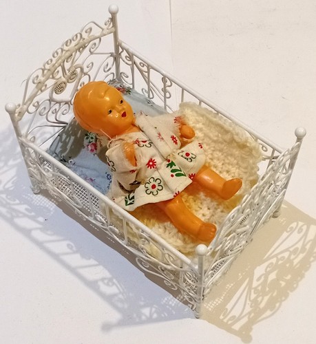 Miniatur puppe mit metall - 9,