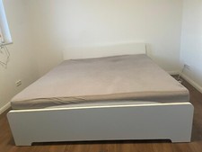 Ikea King Size Bett (Bettgestell + Lattenrost + Matratze)