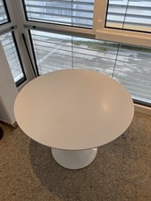 Knoll International Saarinen