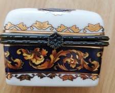 Kleine Porzellan Deckeldose