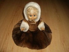 Eskimopuppe Inuit Doll Eskimo Baby Mädchen Kleidung aus echtem Kaninchenfell