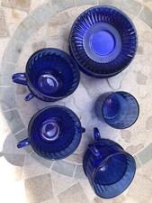 blaues Glas Geschirr hergestellt in Brasilien