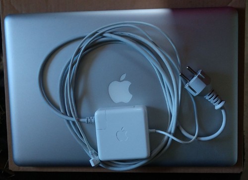 Apple macbook pro top - apple,