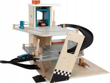 Holzparkhaus Rallye Auto