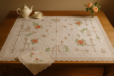 Vintage Leinen Tischdecke Handarbeit Kreuzstich Rosen & Spitze 155x140 cm 1940