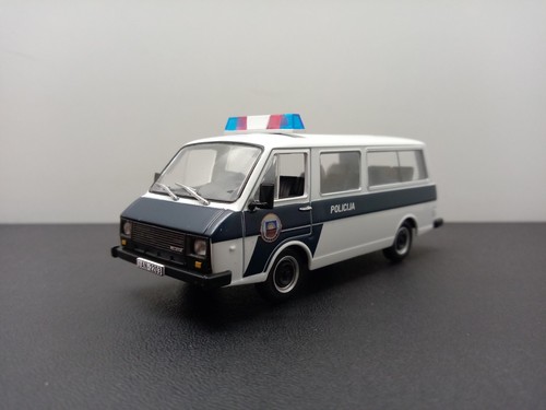 Policija transporter - 1:43,