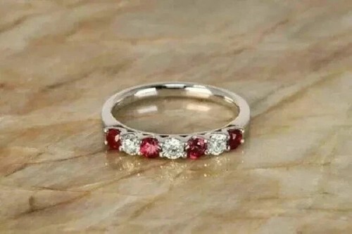 Roter rubin halber - ct,