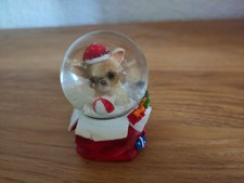 Schneekugel mit Weihnachtshund  7 cm hoch, Durchmesser 4,5 cm