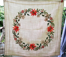 -Wehnachten--Landhaus--Tischdecke -Stickerei Handarbeit-Beige-