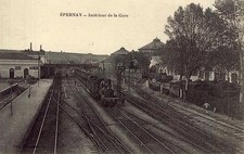  EPERNAY Innenraum des Bahnhofs (einfahrender Zug)