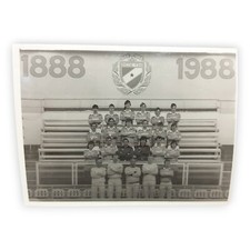 MTK Budapest Sportclub Mannschaftsfoto 1888 1988 100 Jahre Fußball Schwarzweiß