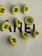 9 GELBE CHANEL VINTAGE KNÖPFE
