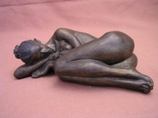 Weibliche Akt Figur Frau schläft Frauenakt Skulptur Stilvolle Erotik Bronziert