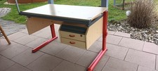 Kinderschreibtisch