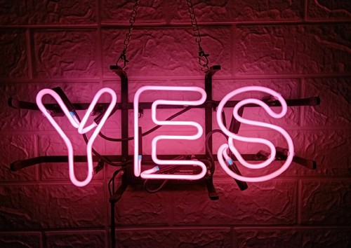 Yes neon sign spielzimmer - yes,