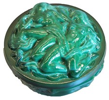 Dose, geformt, in Jade-/