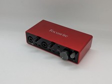 DEFEKT Focusrite Scarlett 2i2