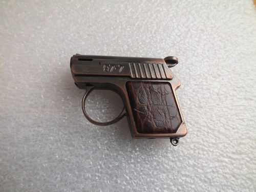 Vintage gasfeuerzeug in - in, form