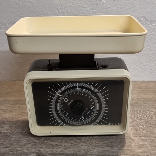 Vintage küchenwaage der marke - vintage-küchenwaage,