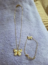 Schmuckstück Bestehend aus 1 Kette, 1 Anhänger(Schmetteling) 1 Armband