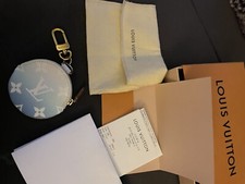 LOUIS VUITTON Monogram Giant